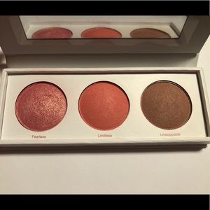 RealHer blush kit
